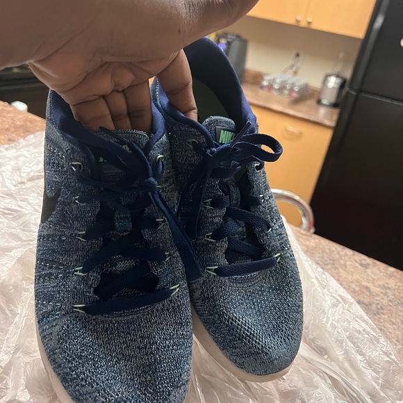 Nike - Picture 2 of 7